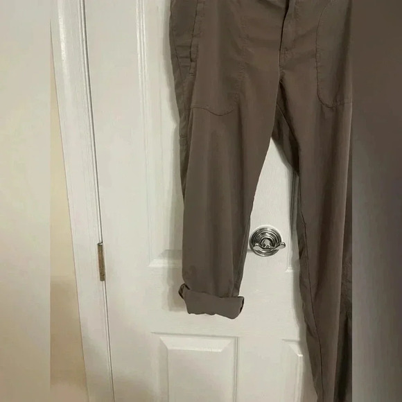 Patagonia Solimar Womens 6 Roll Up Stretch Camping Hiking Pants Beige Khaki SZ S - Picture 8 of 14